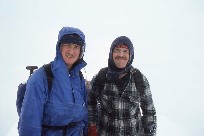 1986-022 Mt Baring May-1986 03 Summit.jpg